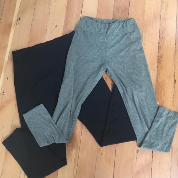 2 pairs of leggings
